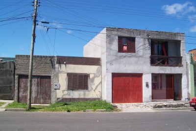 O presente trabalho consistiu na verificao entre as patologias manifestadas no imvel do Autor e a construo de um prdio de 2 pavimentos em terreno lindeiro. Cd:3860P