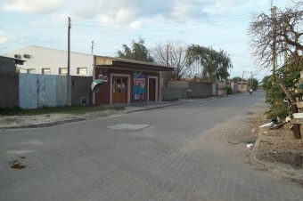 Verificação da infra-estrutura existente em comparação com a necessária para o atendimento à Lei 6766/79, no loteamento irregular denominado Vila Braz. Cód:3920