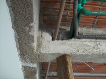 Verificação das condições da estabilidade estrutural de uma viga a qual foi perfurada e solução do problema. Cód:3605P