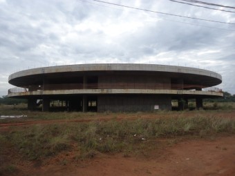 Perícia indireta investigatória de um complexo construtivo, previsto para possuir 79.278m2 de área construída, que teve as obras paralizadas, em Foz do Iguaçú/Paraná. Cód:3005P 