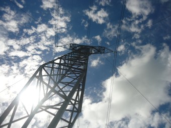 Avaliação de uma gleba gravada por servidão de passagem aérea, para a instalação de uma rede de Transmissão de Energia Elétrica pela TSLE. Cód:2050P