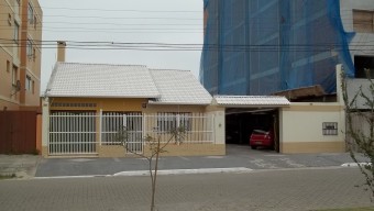 Descrição dos danos manifestados no imóvel do Autor e nexo causal com a construção de um edifício lindeiro, com cravações de estacas pré-moldadas. Cód:3525L 