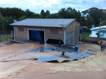 O trabalho resumiu-se na constatação, através de indícios e sinais, da origem, que gerou o colapso da estrutura de um silo de grãos. Cód:3375L