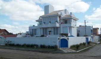 Perícia de detecção de vícios construtivos em uma casa com 04 pavimentos na praia do Cassino/RS. Cód:3285L