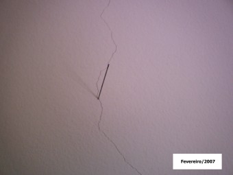 Averiguação das atuais condições físicas do imóvel adquirido pela Autora, e da possível existência de vícios redibitórios. Cód:3380P