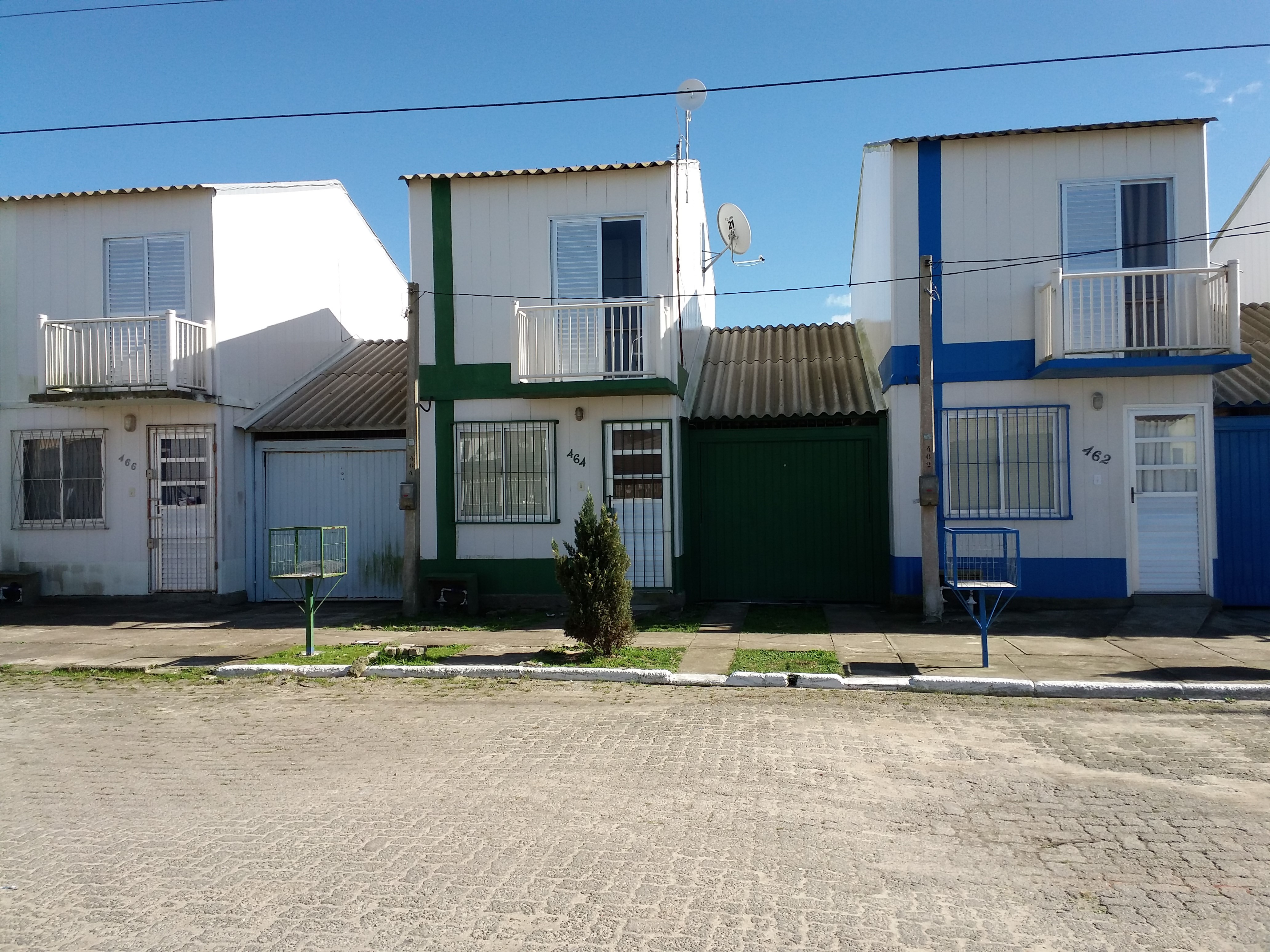 Verificação das conformidades técnicas e fucionais visando à descrição e o diagnóstico das patologias, manifestadas em um imóvel com 02 pavimentos. Cód:3890P